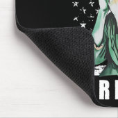 Girl Hold My Earring Fight Mode Statue Of Liberty  マウスパッド (コーナー)