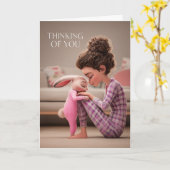 Girl Sitting with Bunny in Pajamas Thinking of You カード (黄色い花)