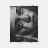 Girl with tears フリースブランケット (正面)