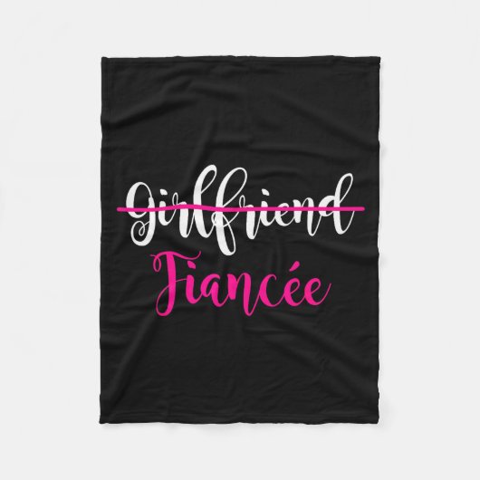Girlfriend Fiancee Shirt Engagement Party Couple T フリースブランケット (正面)