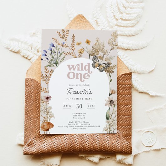 Girl's First Birthday Wild One Wildflower 招待状