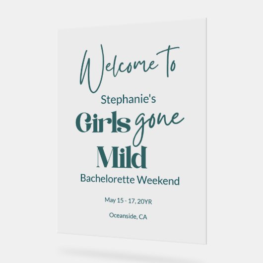Girls Gone Mild Modern Bachelorette Beach Weekend アクリルサイン (傾斜)