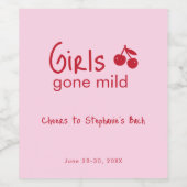 Girls Gone Mild Pink and Cherry Red Bachelorette ワインラベル (シングルラベル)
