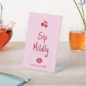 Girls Gone Mild Pink and Cherry Red Bachelorette 台座サイン (インサイチュ)