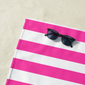 Girls Gone Mild Pink Striped Bachelorette ビーチタオル (インサイチュ)