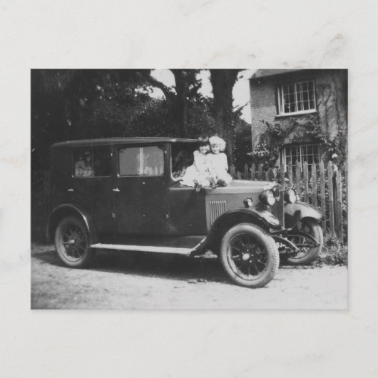 Girls On Car Old Black & White Image – はがき (正面)