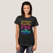 Girls Trip 2023 Beaches Booze And Besties Best Fri Tシャツ (正面フル)