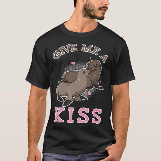 Give Me A Kiss Sealion Couple Ocean Animal Tシャツ (正面)