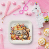 Give Thanks – Whimsical Squirrel & Pumpkin Harvest ペーパープレート (パーティー)