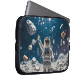 Give Them a Space Man on Their Own Electronics Bag ラップトップスリーブ (正面右)