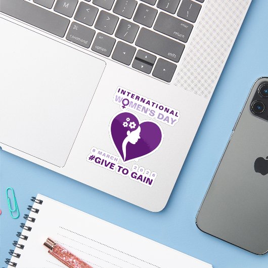 Give To Gain 2026国際女性デー シール (ノートパソコンとiPhone)