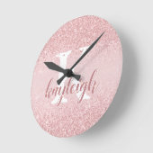 Glamバラガーリー金ゴールドグリッターMonogram Sparkle Name ラウンド壁時計 (傾斜)