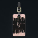 Glamバラ金ゴールドグリッターDripsモノグラムスクリプト ラゲッジタグ<br><div class="desc">Sylish, , ,  ガーリー,  Lightバラ金ゴールドグリッタードリップ2エレガントモノグラムのスクリプト名のラゲッモノグラムのジにラゲッジタグを黒に。豪華な淡いピンクのモダンバラ金ゴールドグリッタードリップフレーム、スワッシュ(大きなサイズのイニシャル)を備えた大きなダブルレタスのモノグラムのスクリプトフォント、および黒い背景にライトピンクのフォントのセリフ型の名前を搭載。簡単をパーソナライズする。</div>