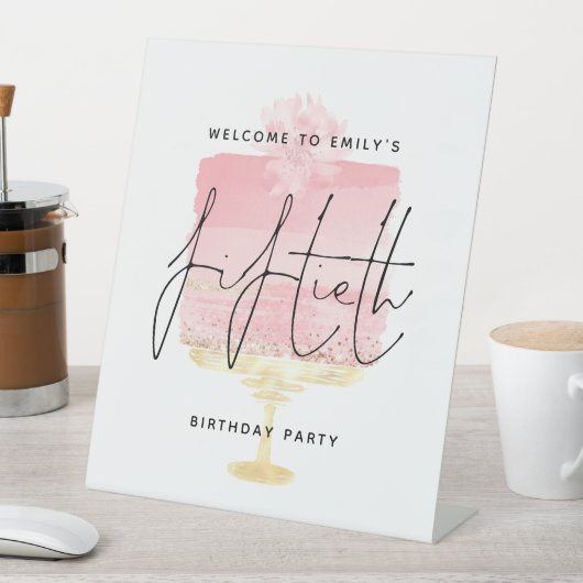 Glam Pink Cake Welcome Name Script 50thパーティー 台座サイン (インサイチュ)