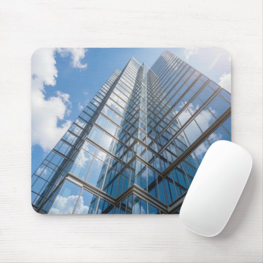 Glass Skyscraper With Cloud Refection マウスパッド (マウス)
