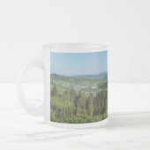 Glastasse Landschaft im Siegerland フロストグラスマグカップ (左)