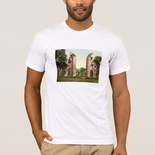 Glastonburyの大修道院I、サマセット州、イギリス Tシャツ (正面)