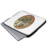 Global Wealth Badger Laptop Sleeve ラップトップスリーブ (正面下部)