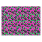Glossy Black Roses On A Hot Pink Background テーブルクロス (正面(横))