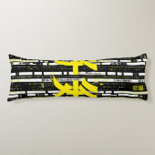 Glossy Pink Donut with Dark Sprinkles ボディピロー (正面)