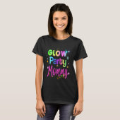 Glow Party Squad Mommy Paint Splatter Glow Party M Tシャツ (正面フル)