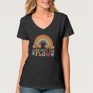 Glow with the flow retro groovy rainbow 60s 70s hi tシャツ