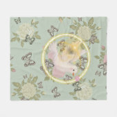 Glowing Dove Floral Blanket – Soft Sage Green フリースブランケット (正面(横))