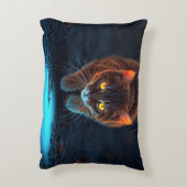 Glowing Eyes Cat Aesthetic Wildlife Ilustration アクセントクッション (裏面(縦))