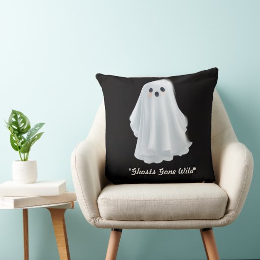 "Glowing Ghost Gals" クッション (椅子)