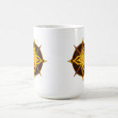Glowing Golden Compass Rose on Dark Circle コーヒーマグカップ (中央)