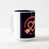 glowing image of a heart with cupid's arrow ツートーンマグカップ (正面左)