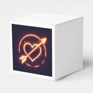 glowing image of a heart with cupid's arrow フェイバーボックス