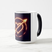 glowing image of a heart with cupid's arrow モーフィングマグカップ (正面右)