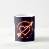 glowing image of a heart with cupid's arrow モーフィングマグカップ (中央)