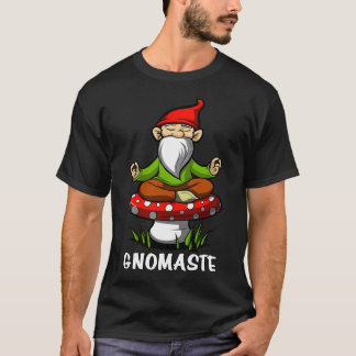 Gnomaste Yoga Gnome Tシャツ