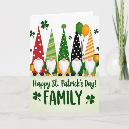 Gnome Family Happy St Patricks Day Card カード (正面)
