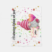 Gnome in love with rainbow heart フリースブランケット (正面)