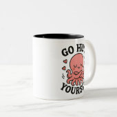 Go Hug Yourself タコ マグカップ - 面白い自己愛 (正面右)