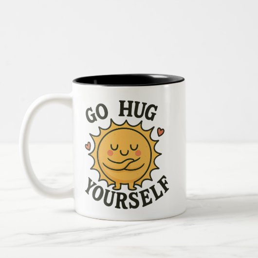 Go Hug Yourself Sun Mug – かわいいエネル前向きギー ツートーンマグカップ (左)