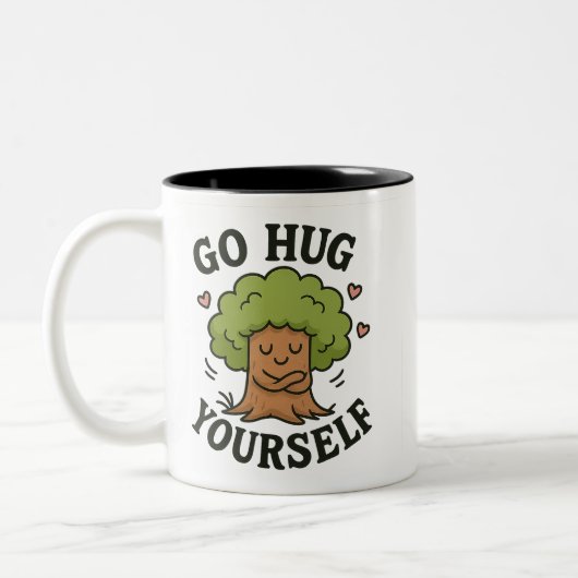 Go Hug Yourself Tree Mug – 自己おもしろい愛自然 ツートーンマグカップ (左)