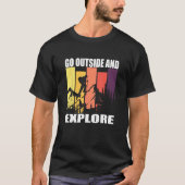 Go Outside and Explore Tシャツ (正面)