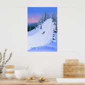 Go Sledding Travel Poster ポスター (キッチン)