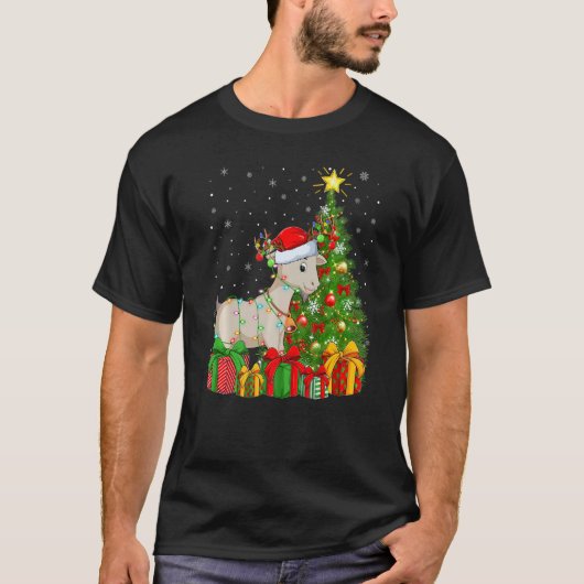 Goat  Xmas Holiday Santa Goat Christmas Tree Tシャツ (正面)