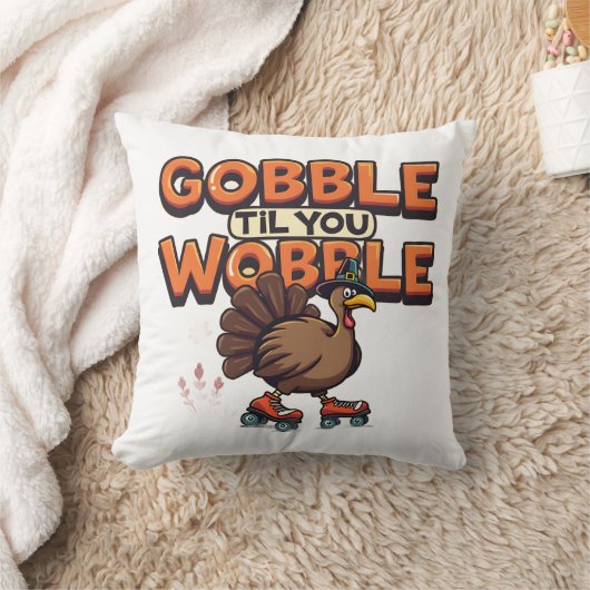 Gobble 'Til You Wobble Turkey on Roller Skates クッション (ブランケット)