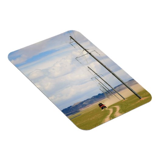 Gobi砂漠の未舗装の道路で4X4車両 マグネット (右側)