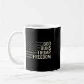God Guns Trump Freedom - Camouflage おもしろい Pro Gun コーヒーマグカップ (左)