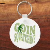 Goin squatchin?文字&グリーン迷彩柄 キーホルダー (正面)