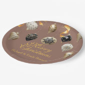 Gold and Black Christmas Baubles ペーパープレート (アングル)