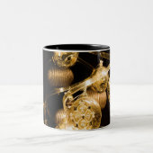 Gold Baubles and Spiral Pattern ツートーンマグカップ (中央)