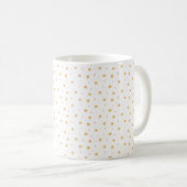 Gold baubles and stars on a white background コーヒーマグカップ (正面右)